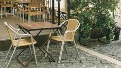 5 Pilihan Meja Makan Lipat Multifungsi: Ringan, Portabel, dan Siap Pakai Kapan Saja